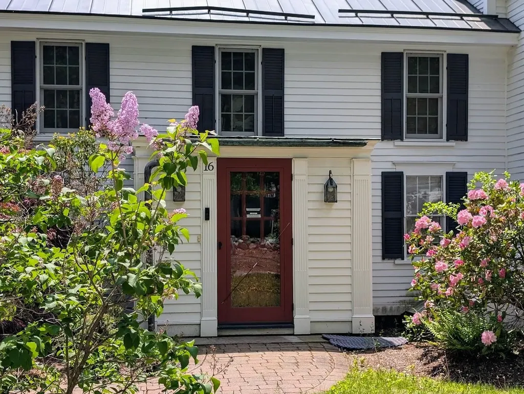 16 Gould Hill Road Hopkinton NH 03229