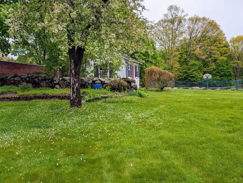 16 Gould Hill Road Hopkinton NH 03229