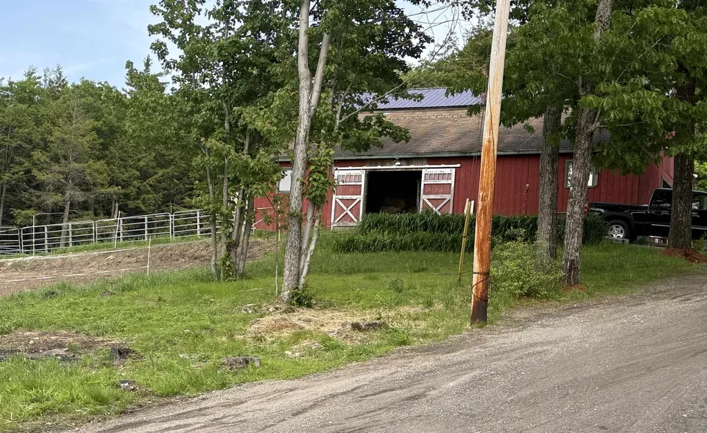 29 Tandy Road Deerfield NH 03037