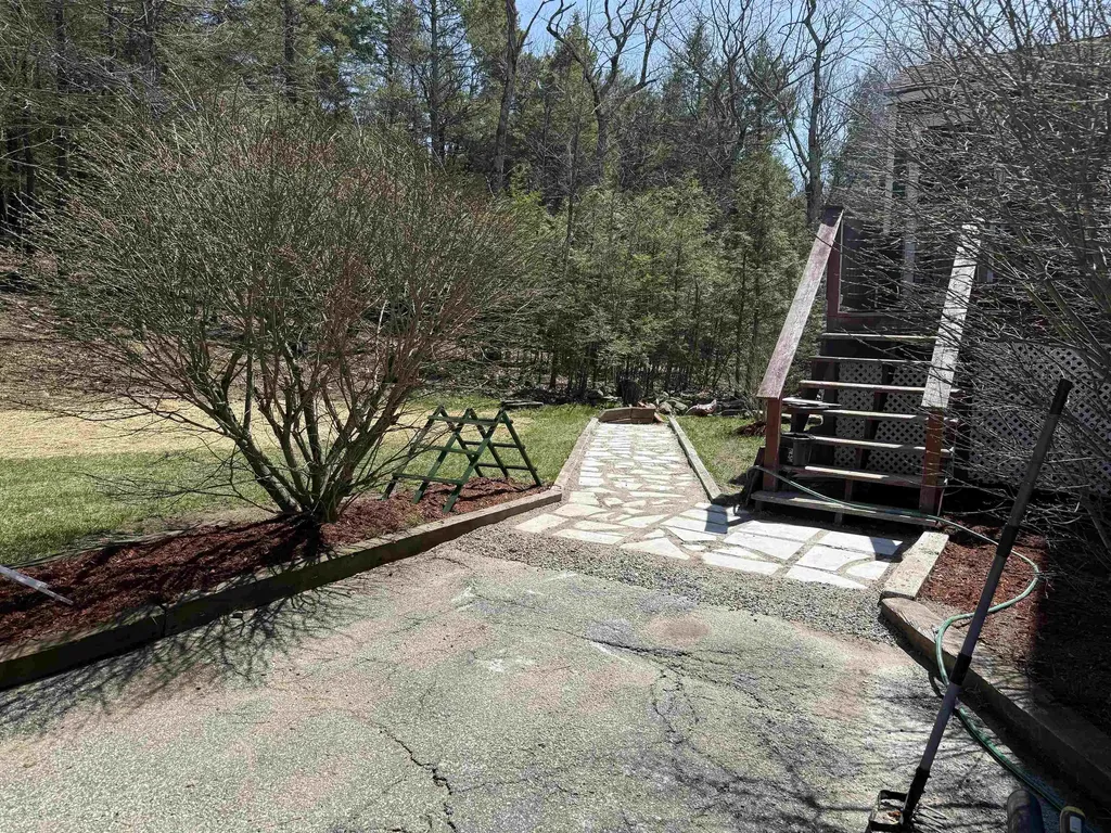 29 Tandy Road Deerfield NH 03037