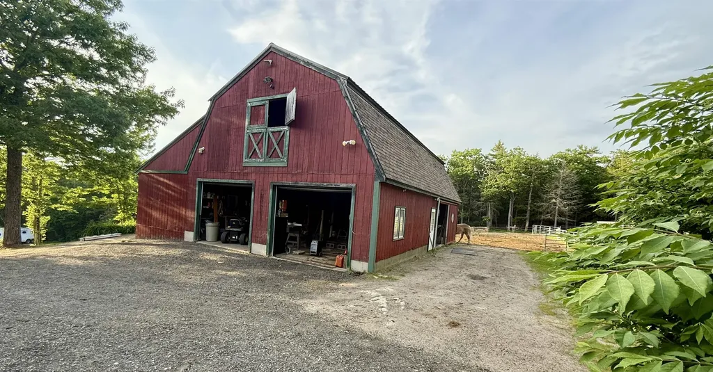29 Tandy Road Deerfield NH 03037