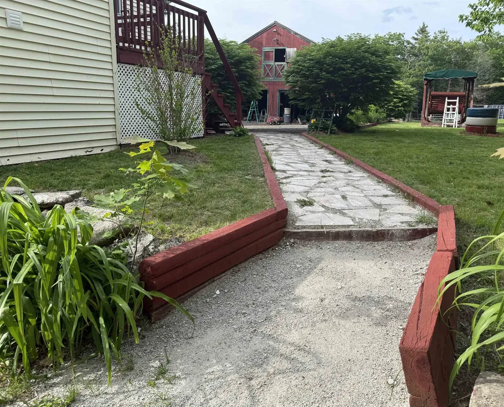 29 Tandy Road Deerfield NH 03037