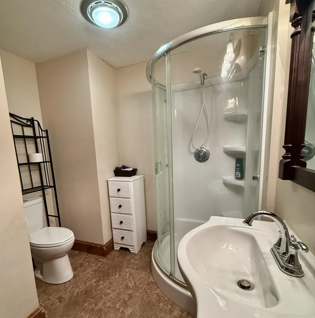 29 Tandy Road Deerfield NH 03037