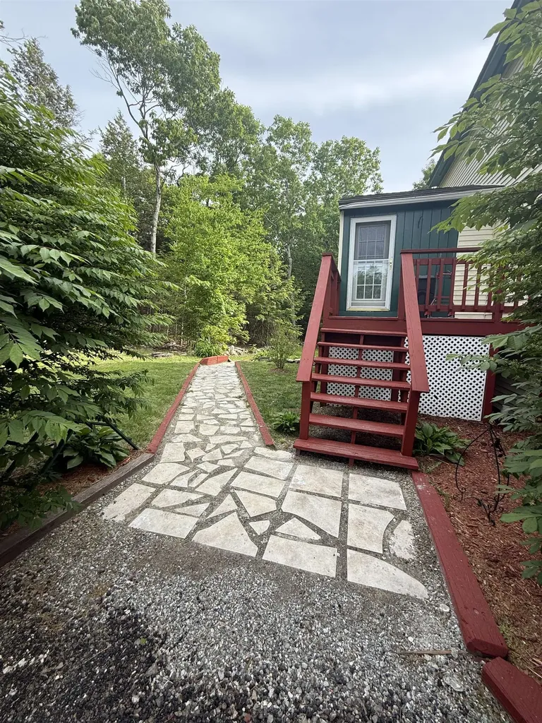 29 Tandy Road Deerfield NH 03037