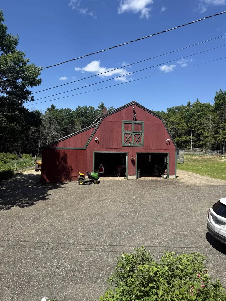 29 Tandy Road Deerfield NH 03037