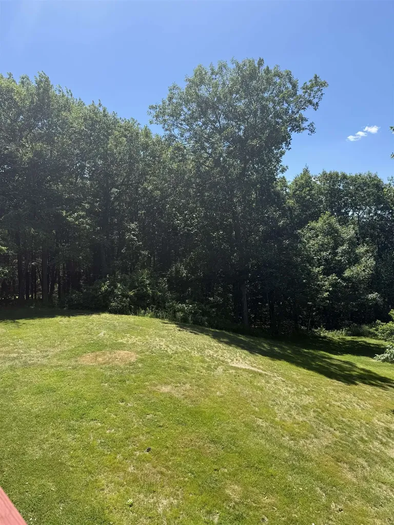 29 Tandy Road Deerfield NH 03037