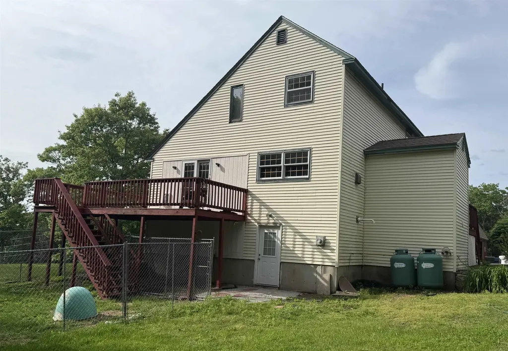 29 Tandy Road Deerfield NH 03037