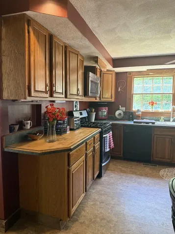 29 Tandy Road Deerfield NH 03037