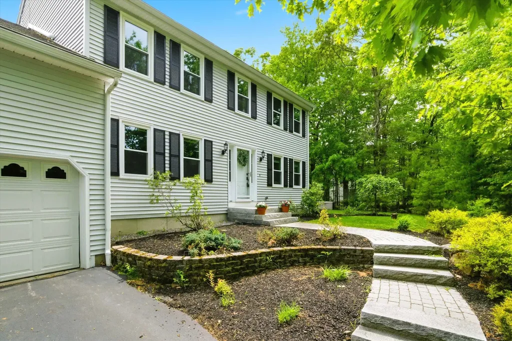 101 Ginger Drive Goffstown NH 03045