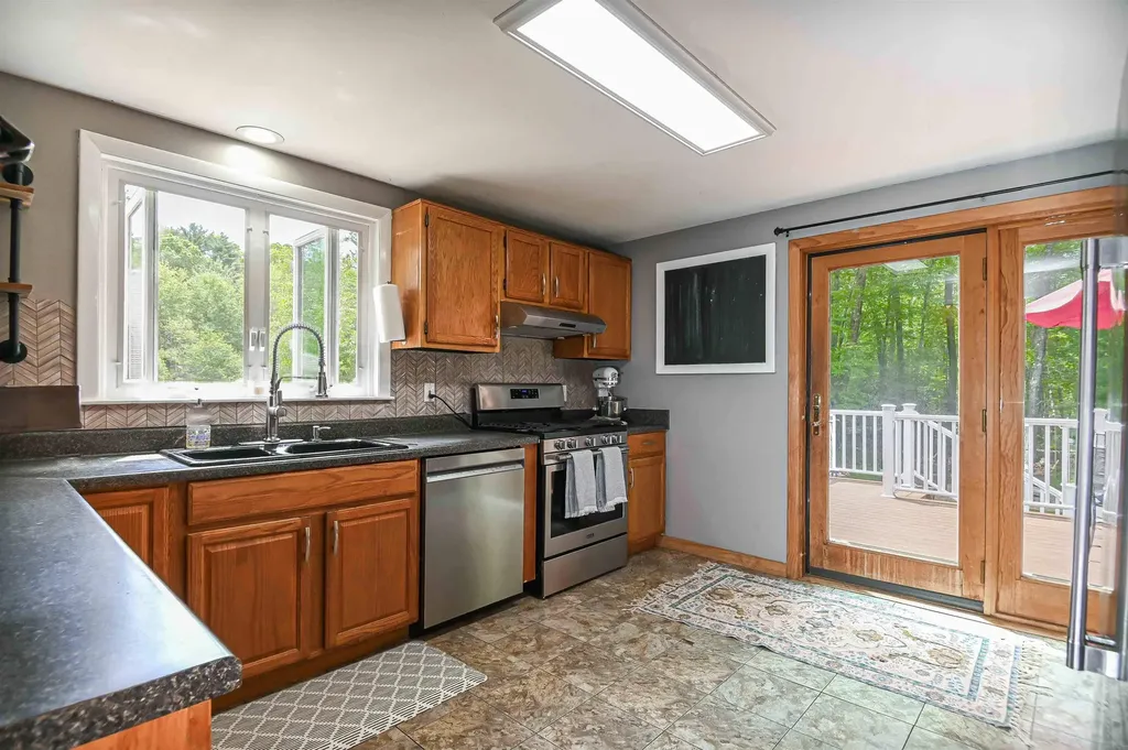 15 Birnum Woods Road Stratham NH 03885