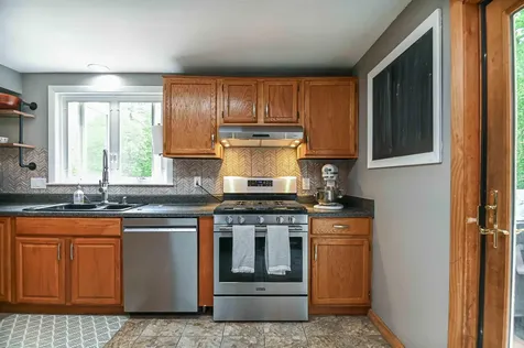 15 Birnum Woods Road Stratham NH 03885