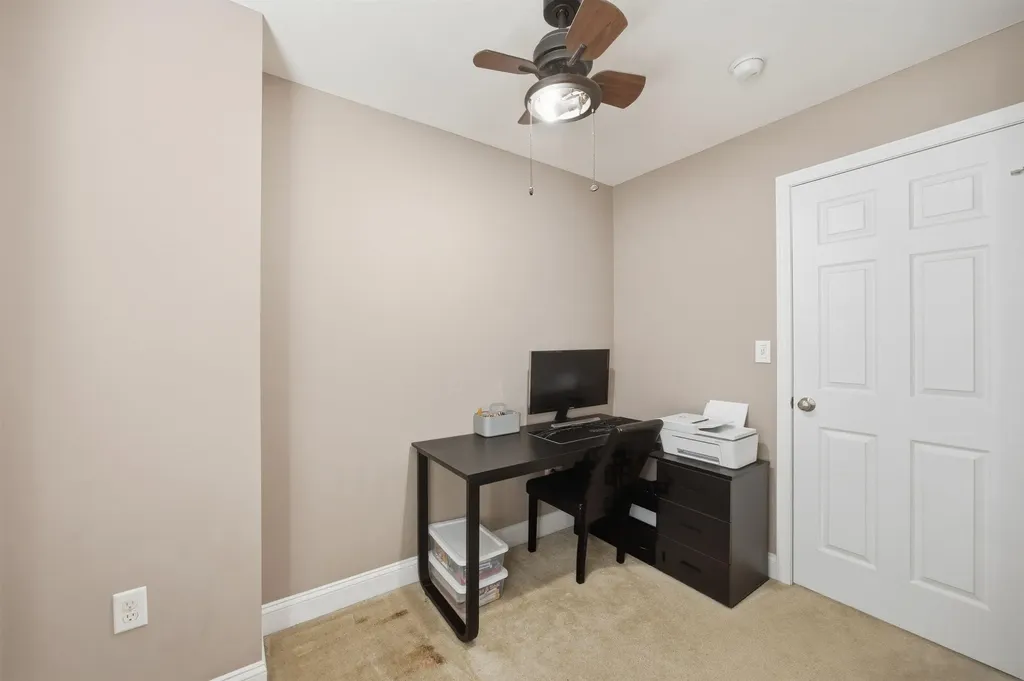 317 University Circle Hooksett NH 03106