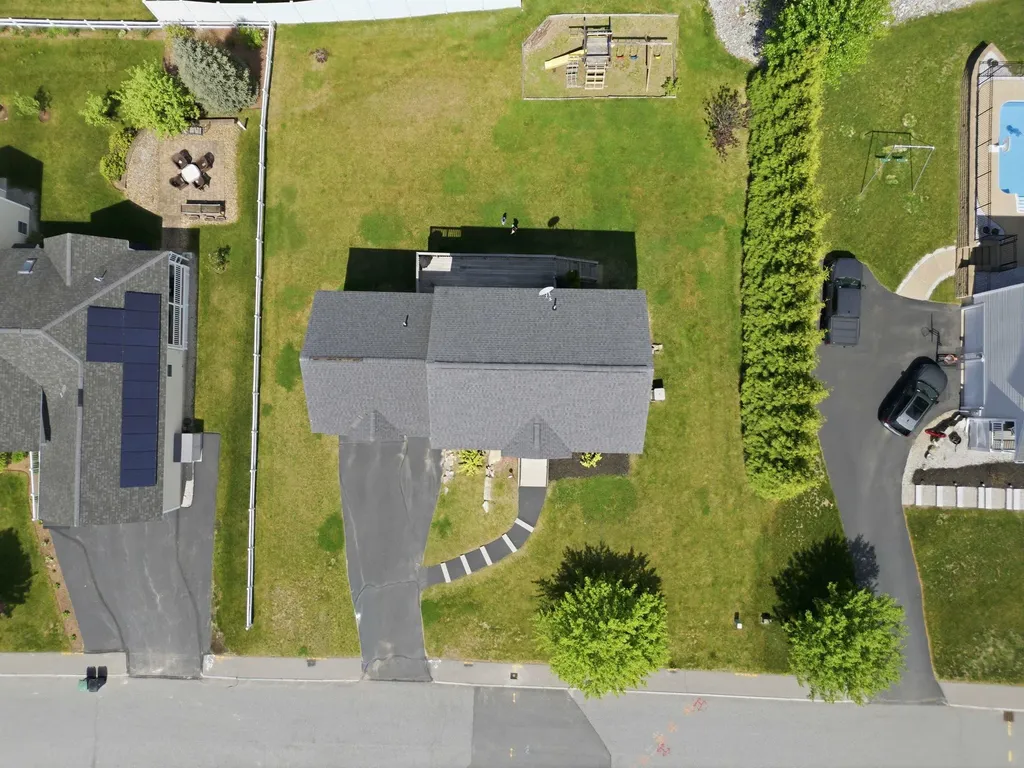 317 University Circle Hooksett NH 03106