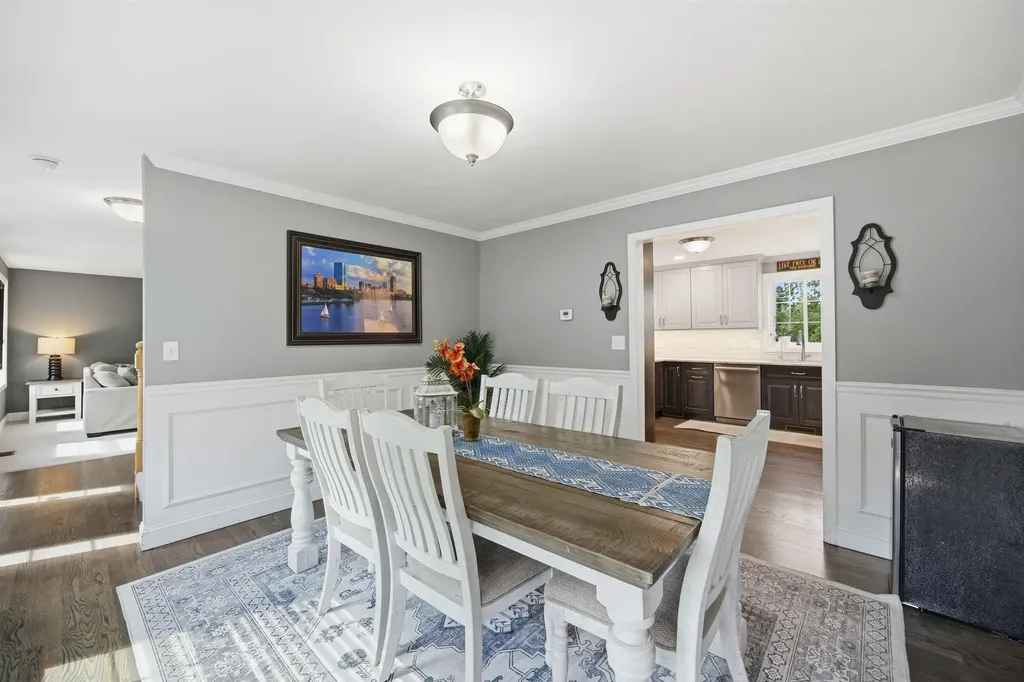 317 University Circle Hooksett NH 03106