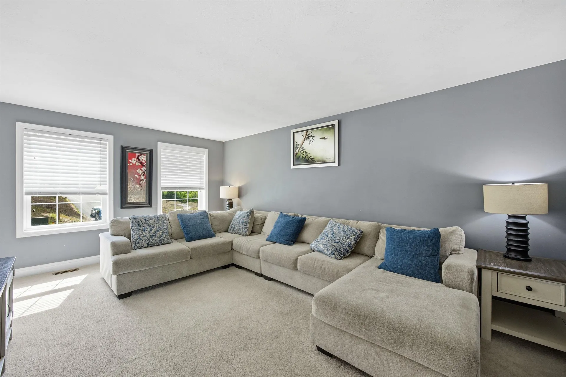 317 University Circle Hooksett NH 03106