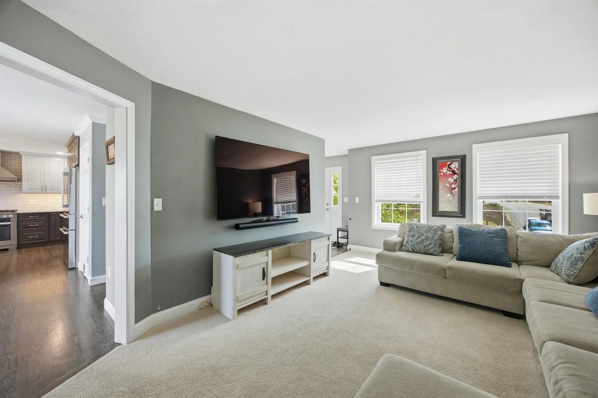317 University Circle Hooksett NH 03106