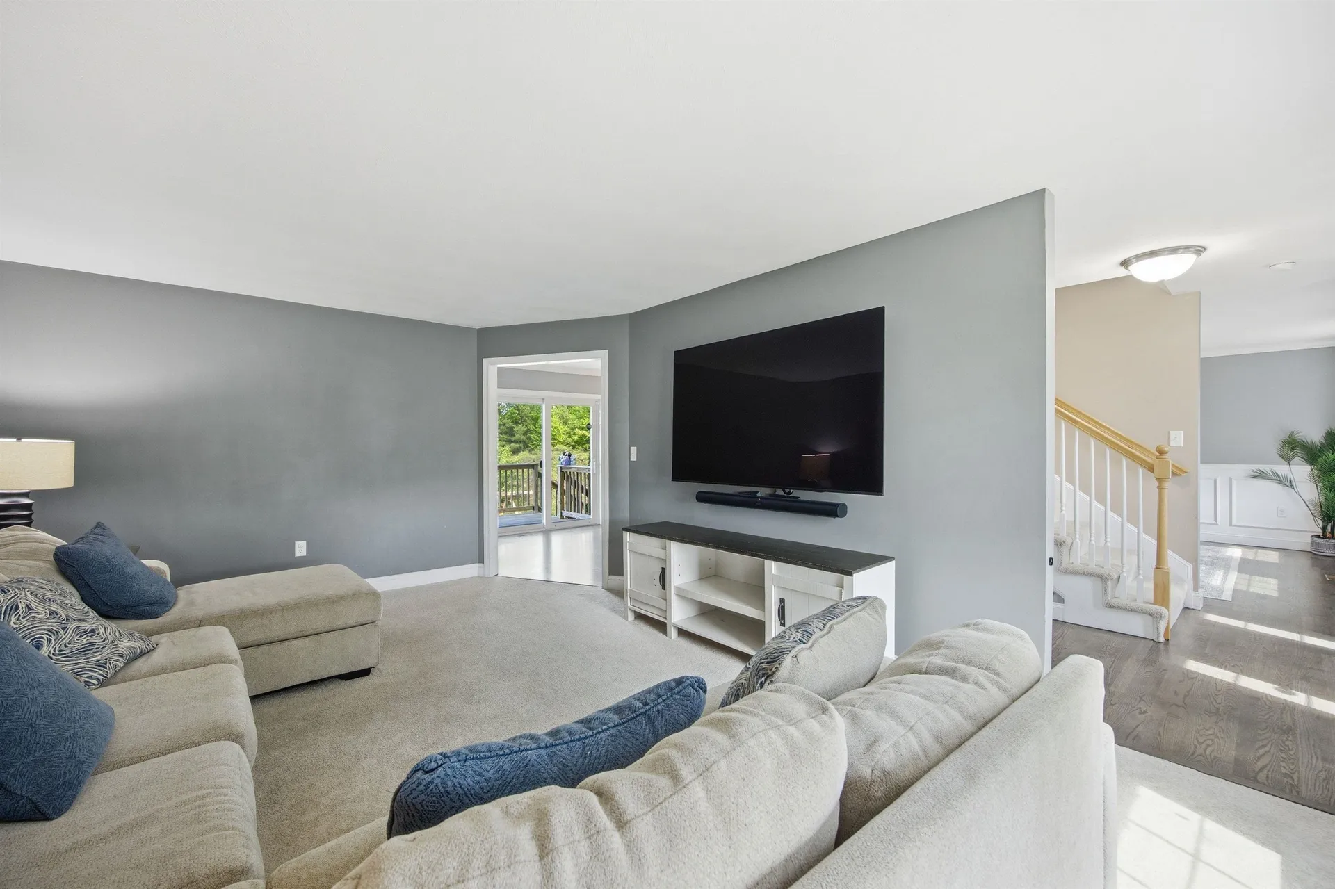 317 University Circle Hooksett NH 03106