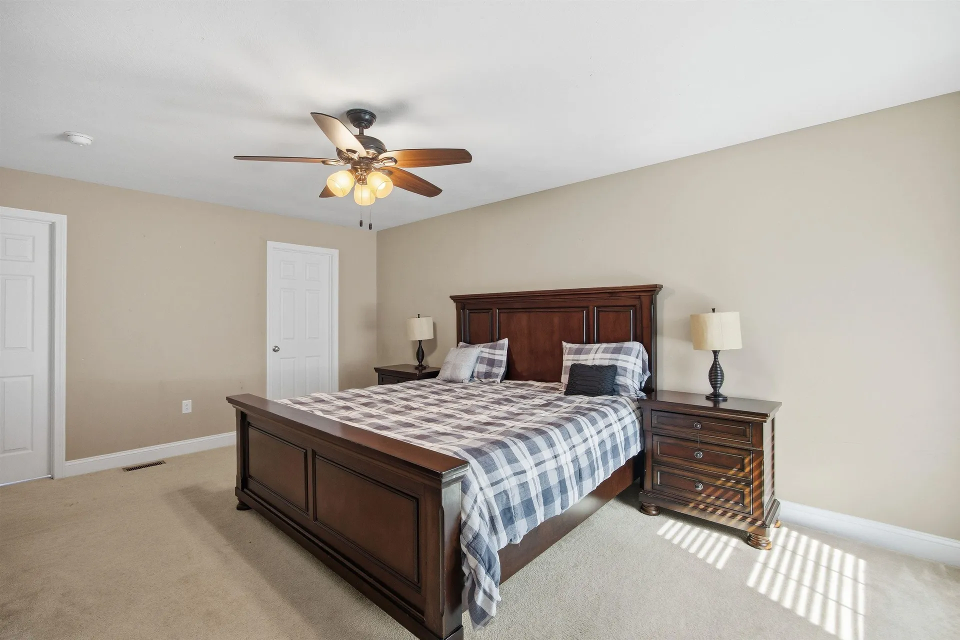 317 University Circle Hooksett NH 03106