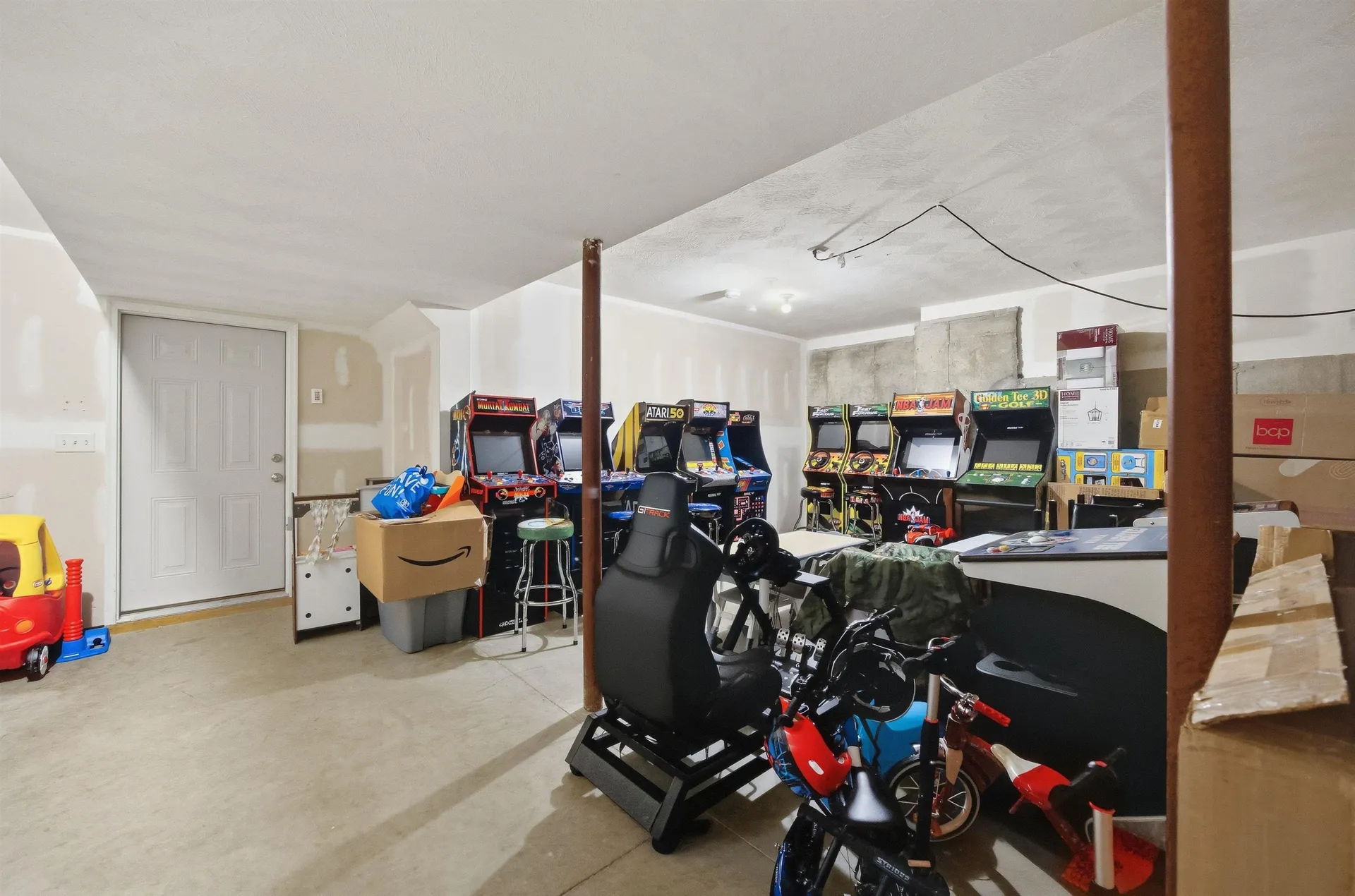 317 University Circle Hooksett NH 03106
