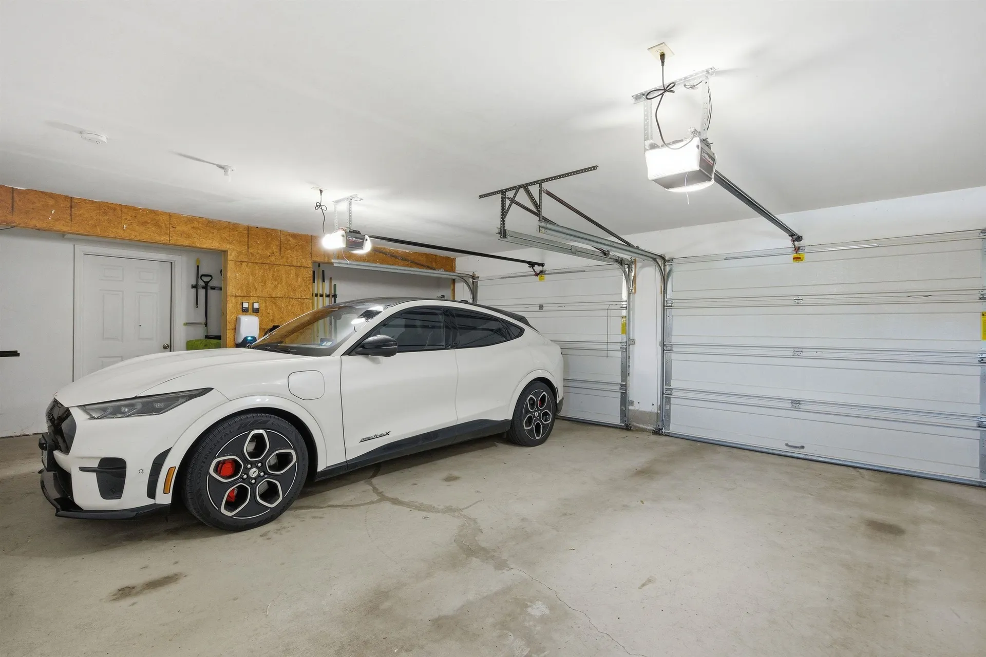 317 University Circle Hooksett NH 03106