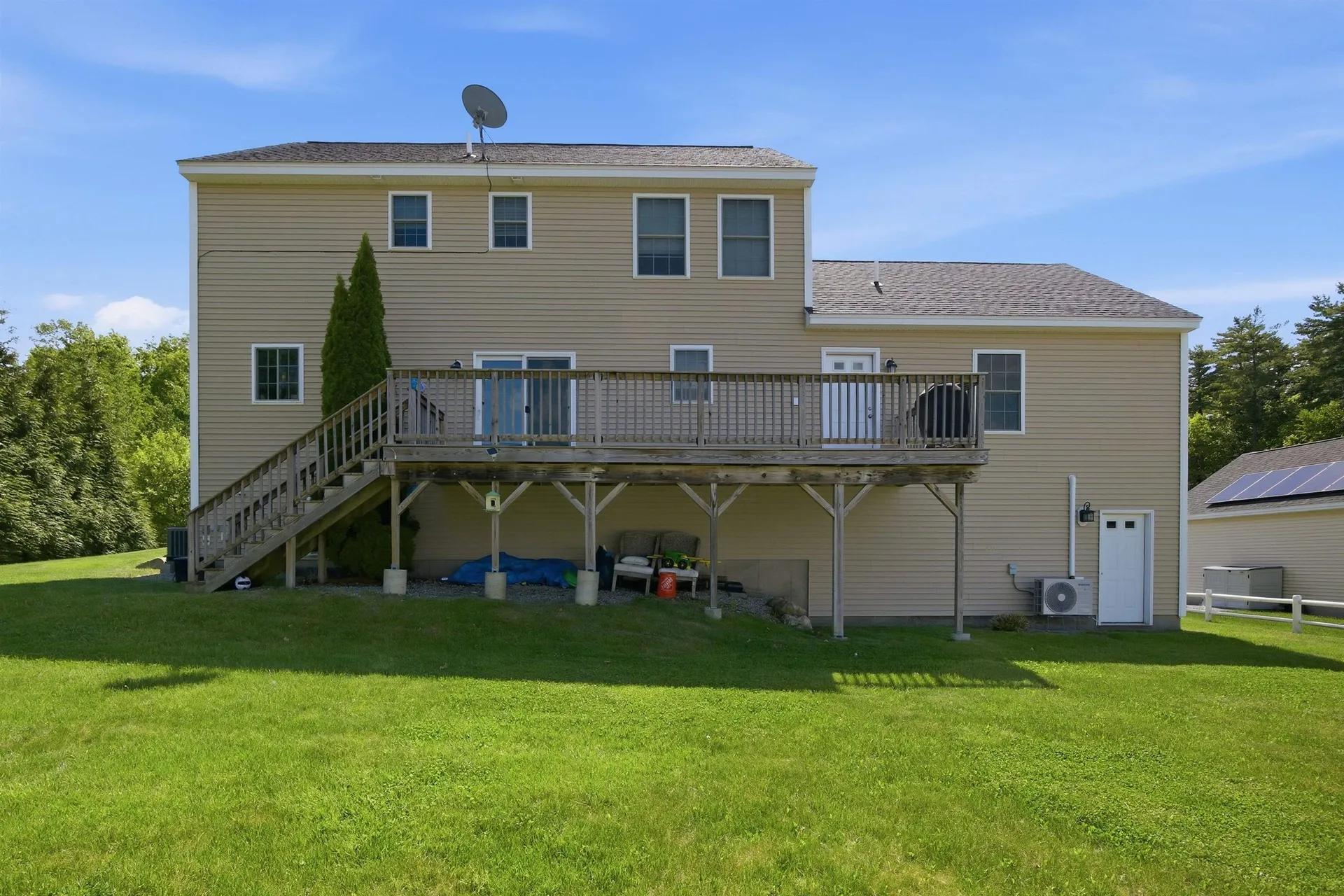 317 University Circle Hooksett NH 03106