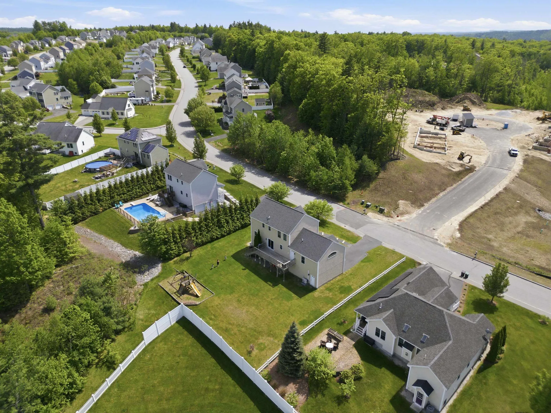 317 University Circle Hooksett NH 03106