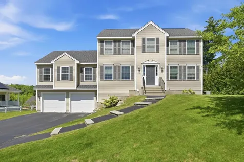 317 University Circle Hooksett NH 03106