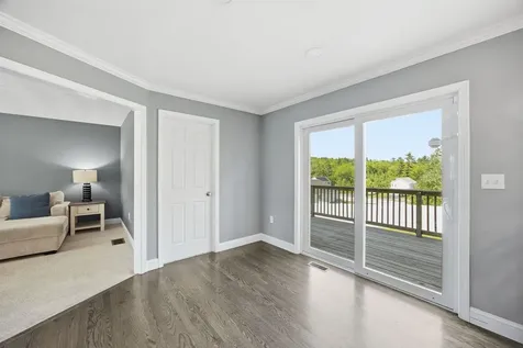 317 University Circle Hooksett NH 03106