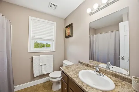 317 University Circle Hooksett NH 03106