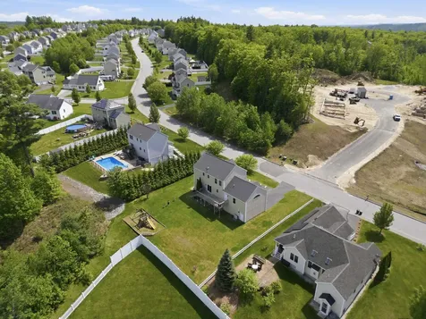 317 University Circle Hooksett NH 03106