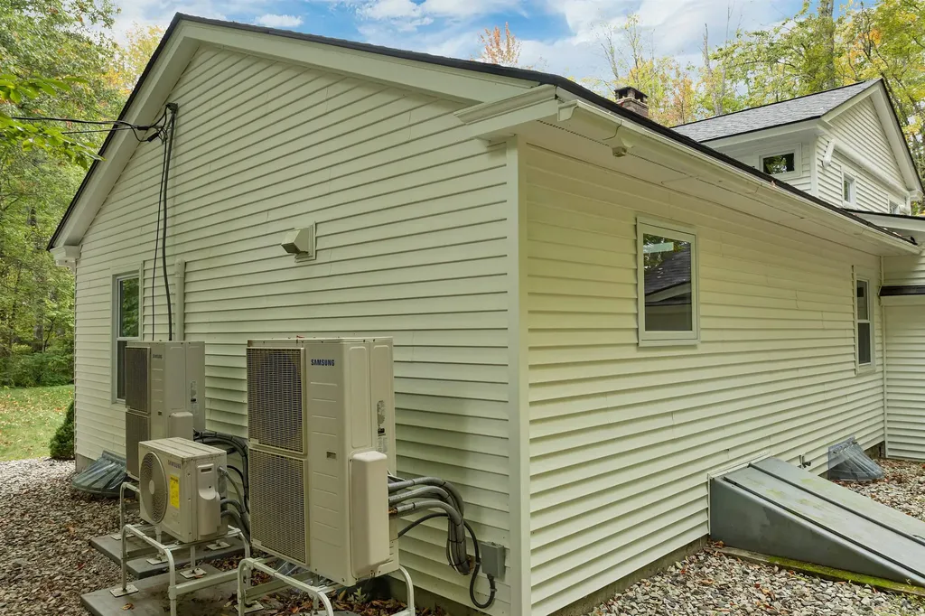 7 Loon Street Wolfeboro NH 03894