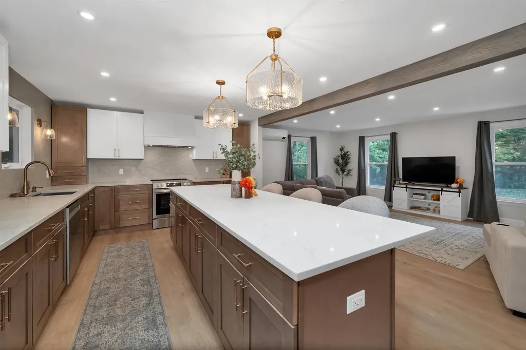 7 Loon Street Wolfeboro NH 03894