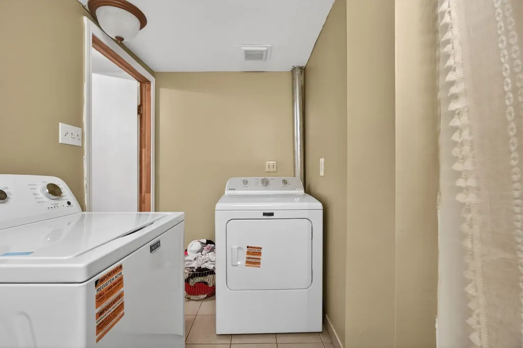 20 Abbott Street Nashua NH 03064