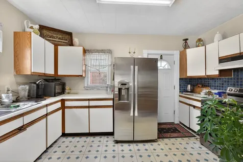20 Abbott Street Nashua NH 03064
