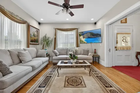 20 Abbott Street Nashua NH 03064