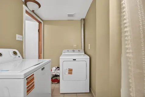 20 Abbott Street Nashua NH 03064