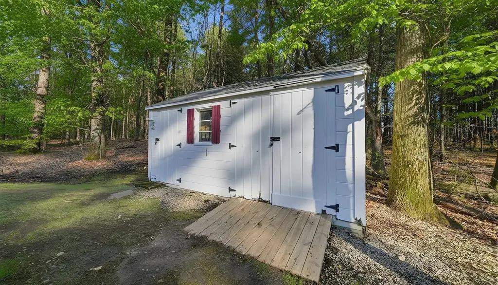 27 Winslow Farm Road Hudson NH 03051