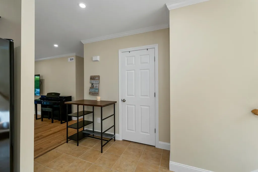 25 Sullivan Way Laconia NH 03246