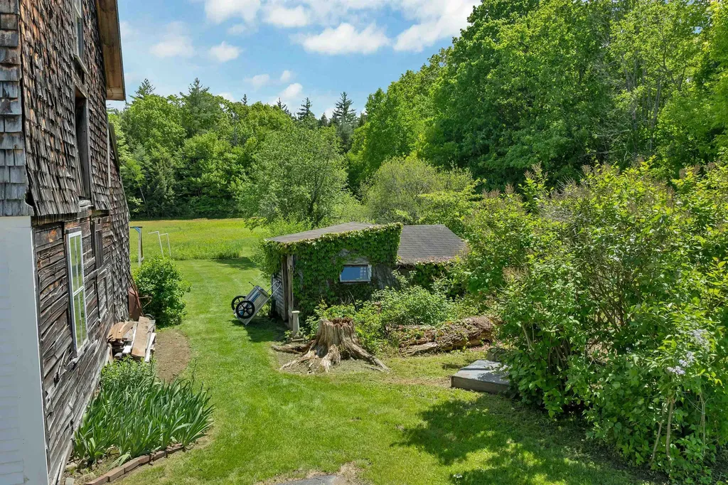 195 Philbrook Road Sanbornton NH 03269