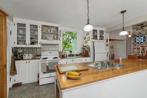 195 Philbrook Road Sanbornton NH 03269