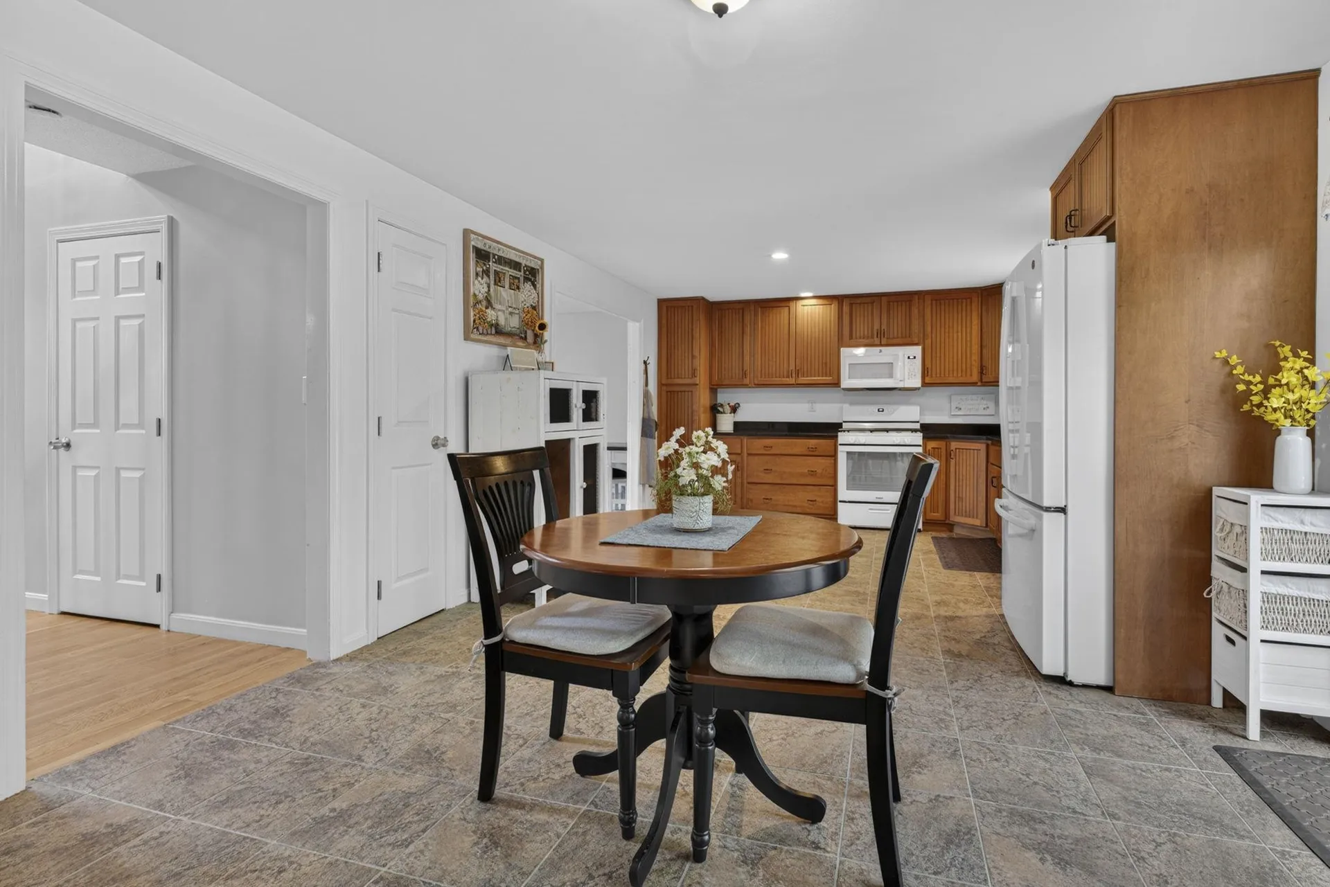 30 Royal Lane Londonderry NH 03053
