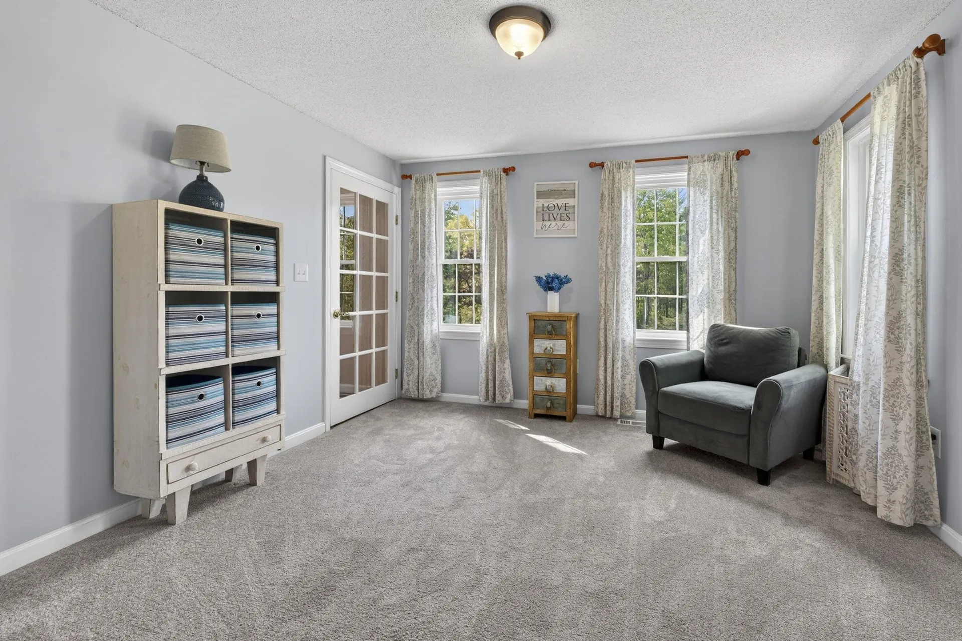 30 Royal Lane Londonderry NH 03053