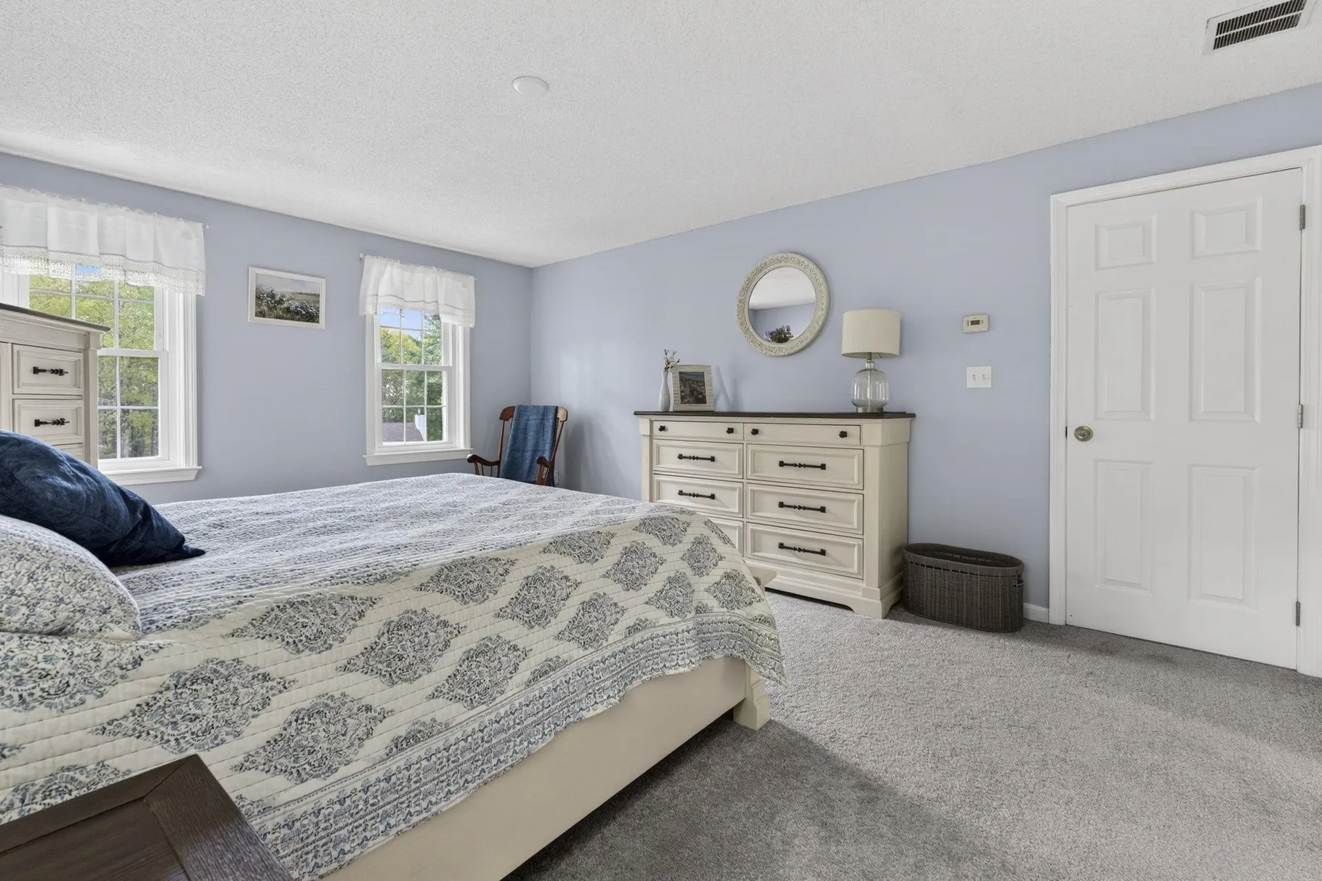30 Royal Lane Londonderry NH 03053