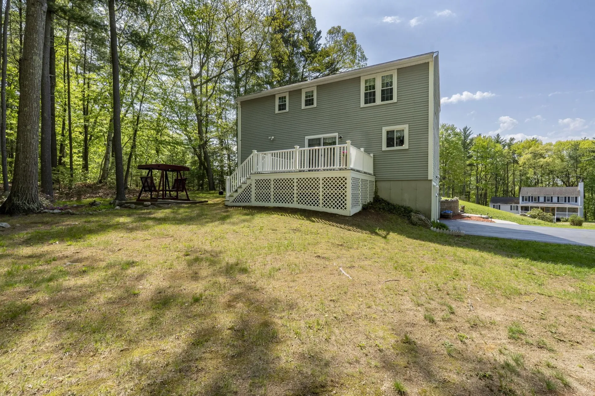 30 Royal Lane Londonderry NH 03053