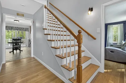 30 Royal Lane Londonderry NH 03053