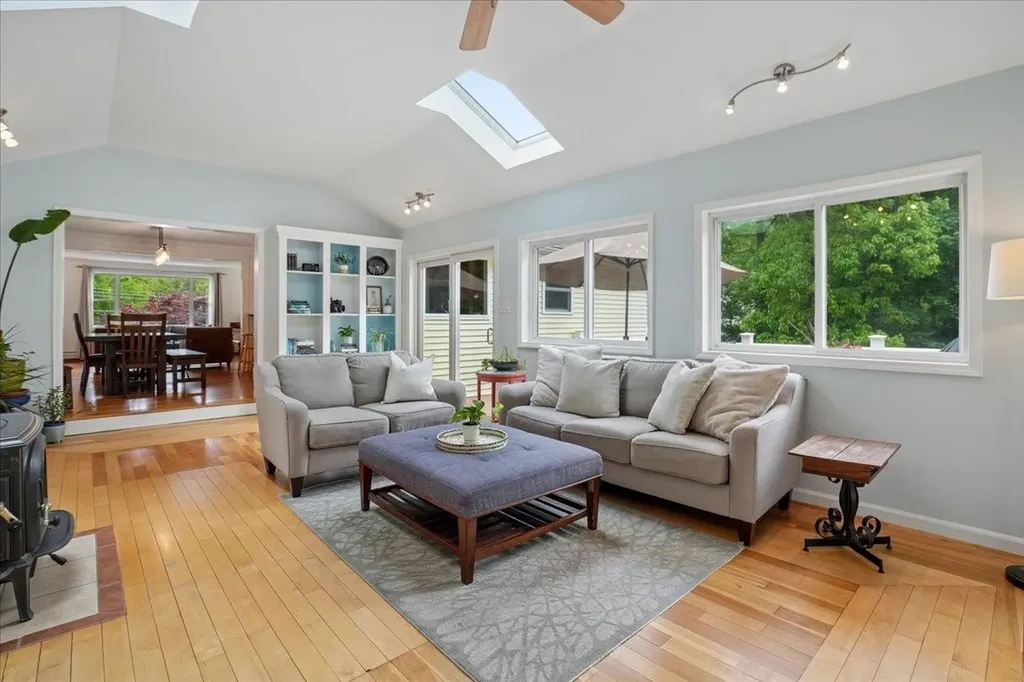 12 Barkland Drive Derry NH 03038