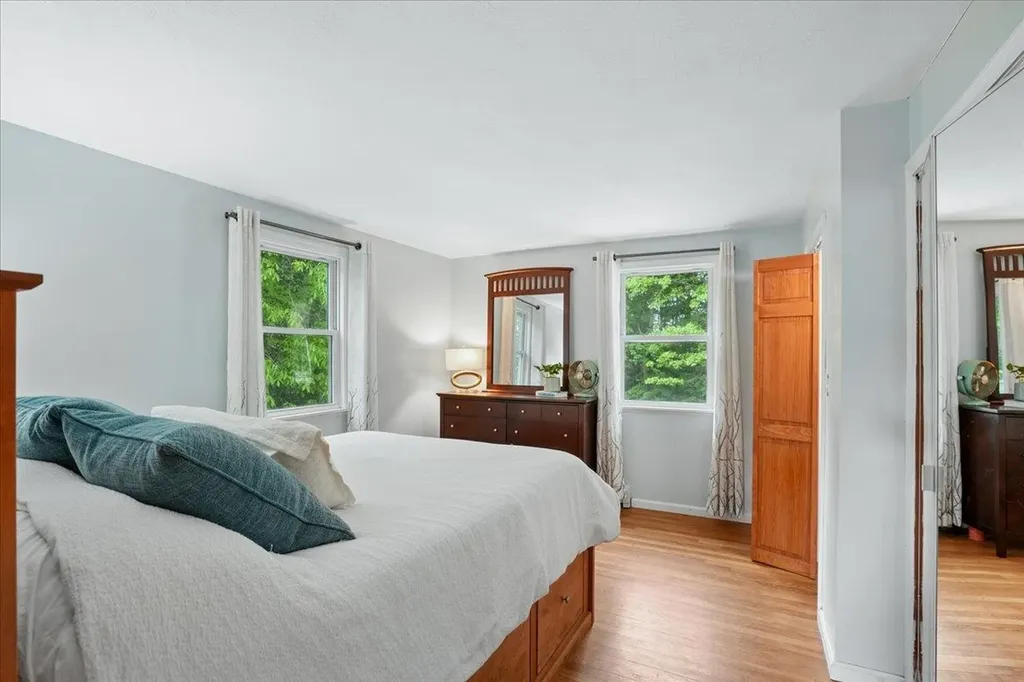 12 Barkland Drive Derry NH 03038