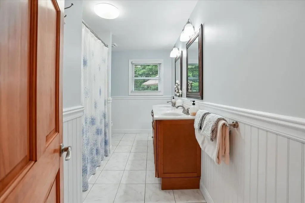12 Barkland Drive Derry NH 03038