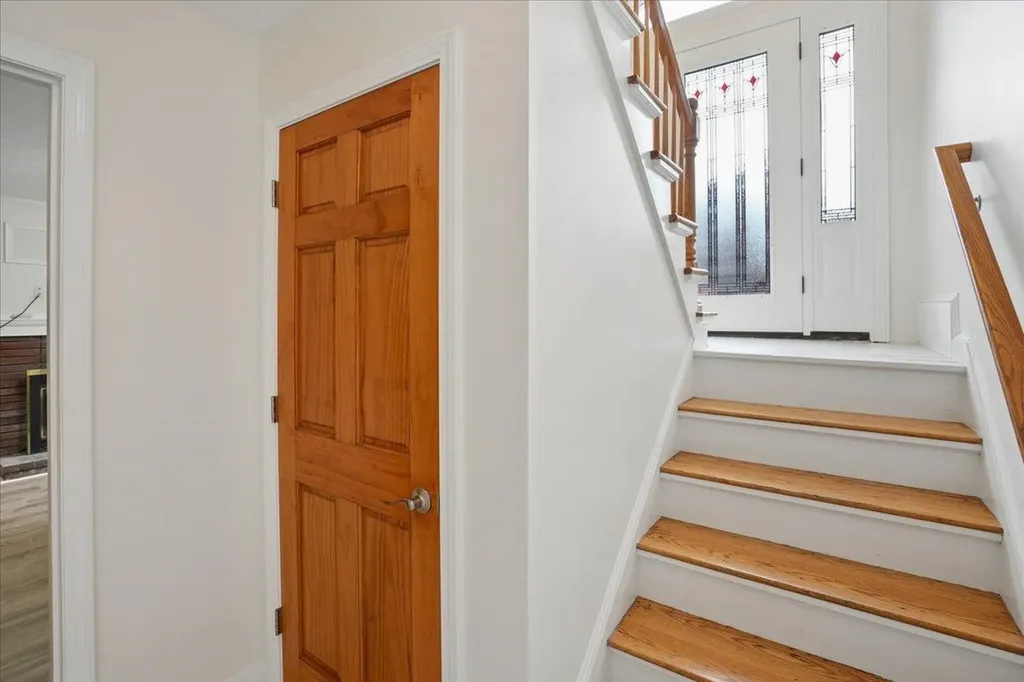 12 Barkland Drive Derry NH 03038