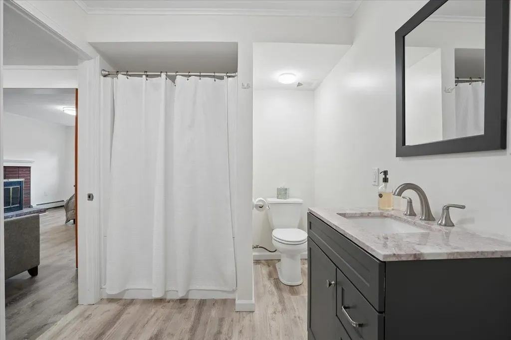 12 Barkland Drive Derry NH 03038